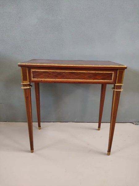 #7619-RUGG - Table