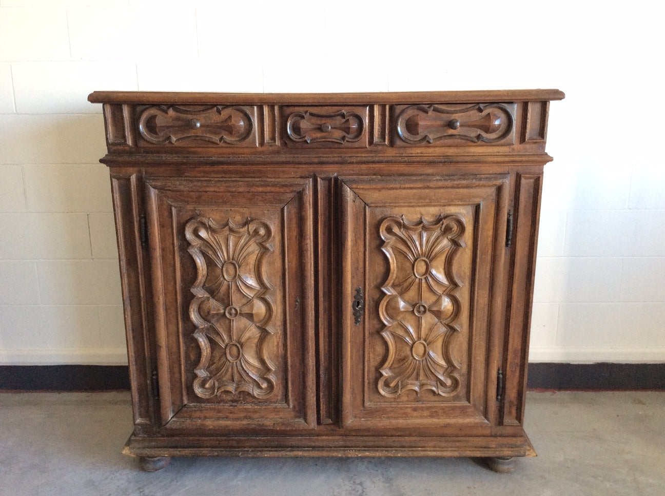 #6815-ACGG - 17th C. Piedmont Credenza