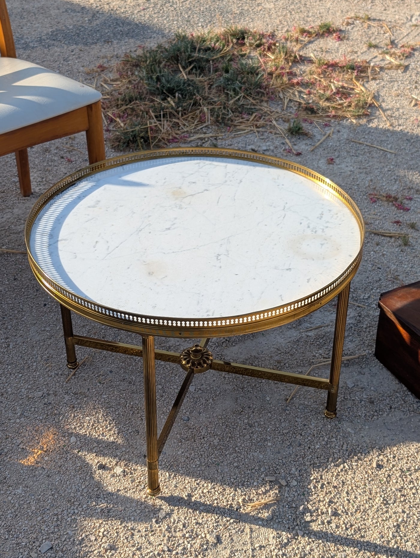 #8587 - Table marble top brass base