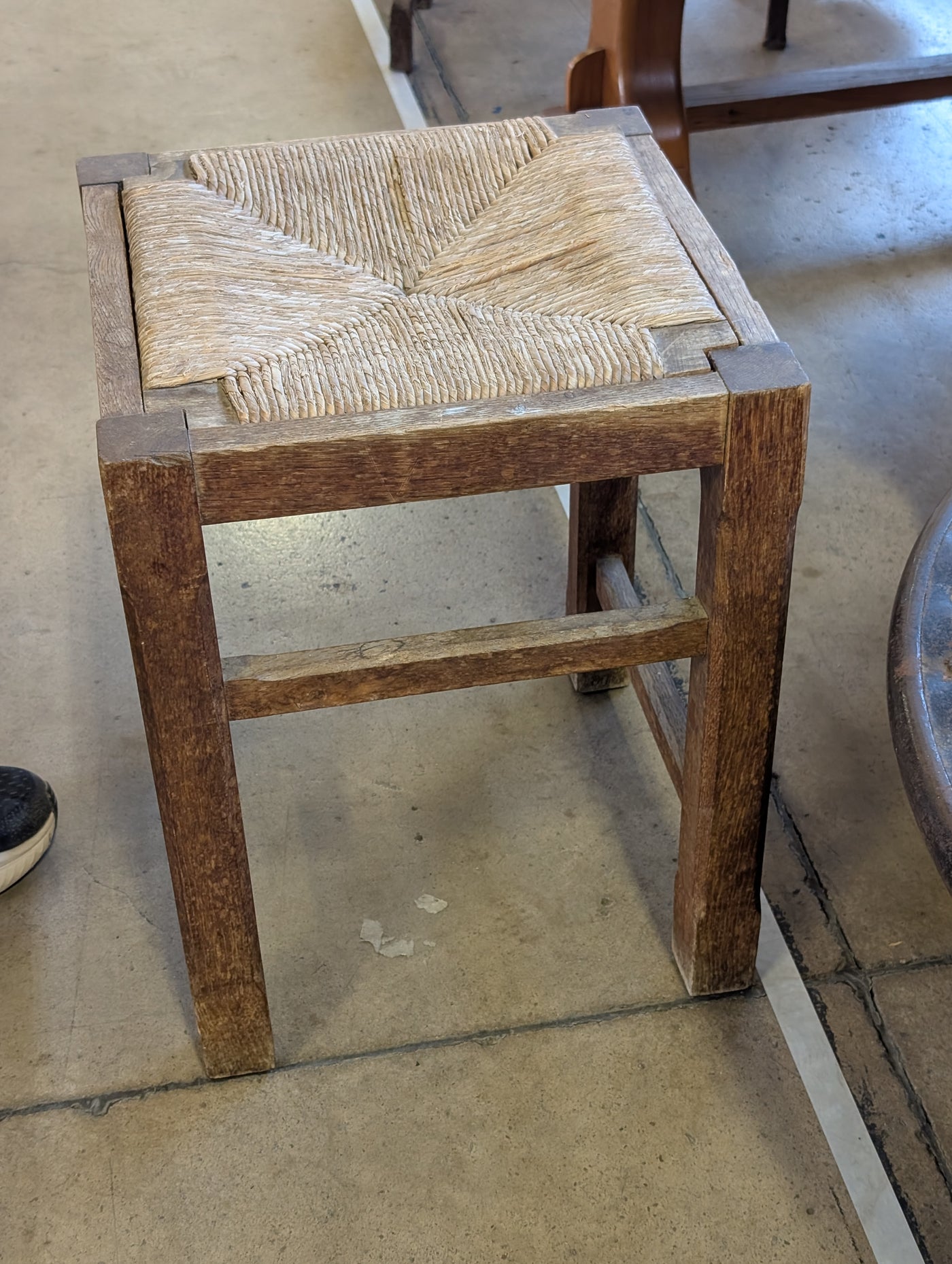 #8627 - Stools pair rush seat square