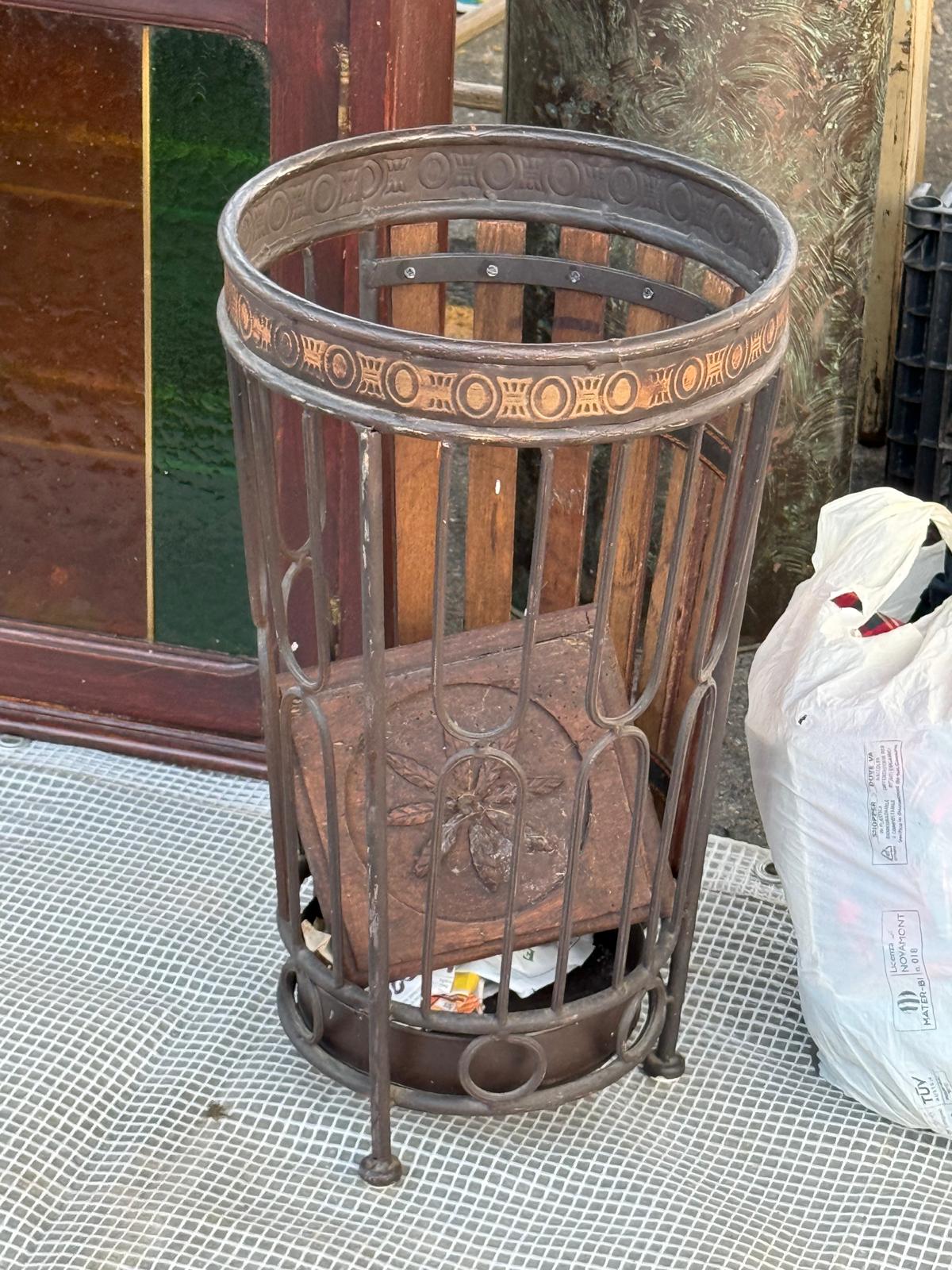 #6059 - Umbrella stand