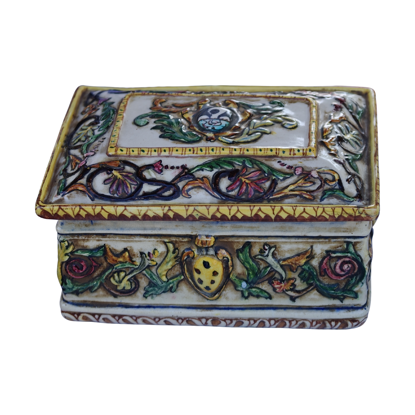 #8703 - Box majolica with lid