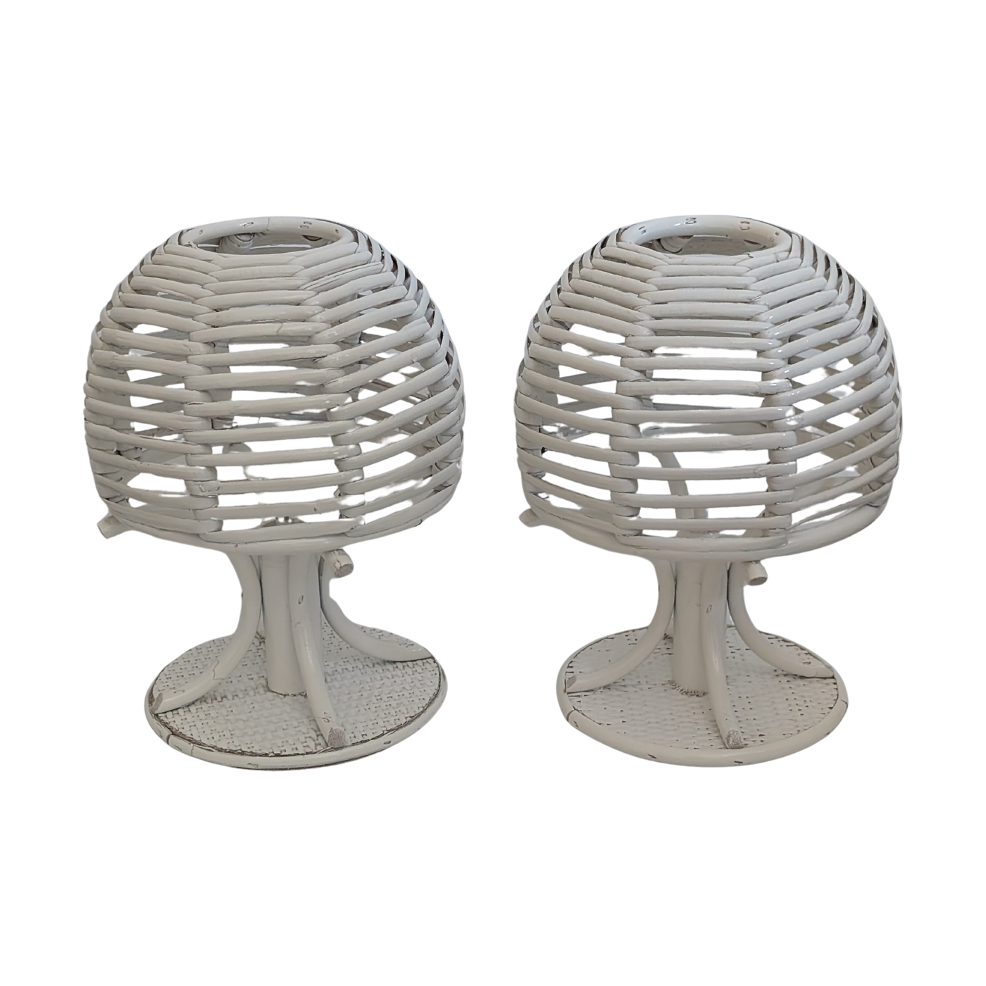 #8125 - wihte bamboo lamps