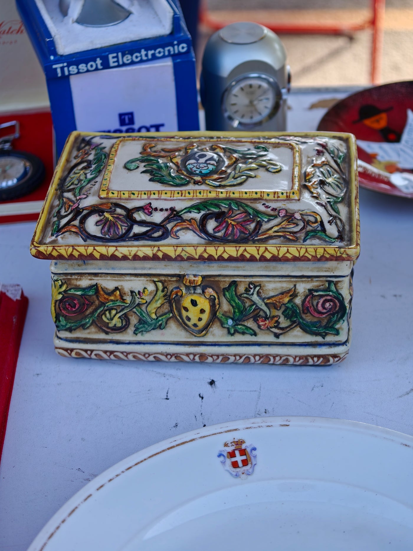 #8703 - Box majolica with lid