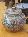 #5569 - Chinese jar with lid