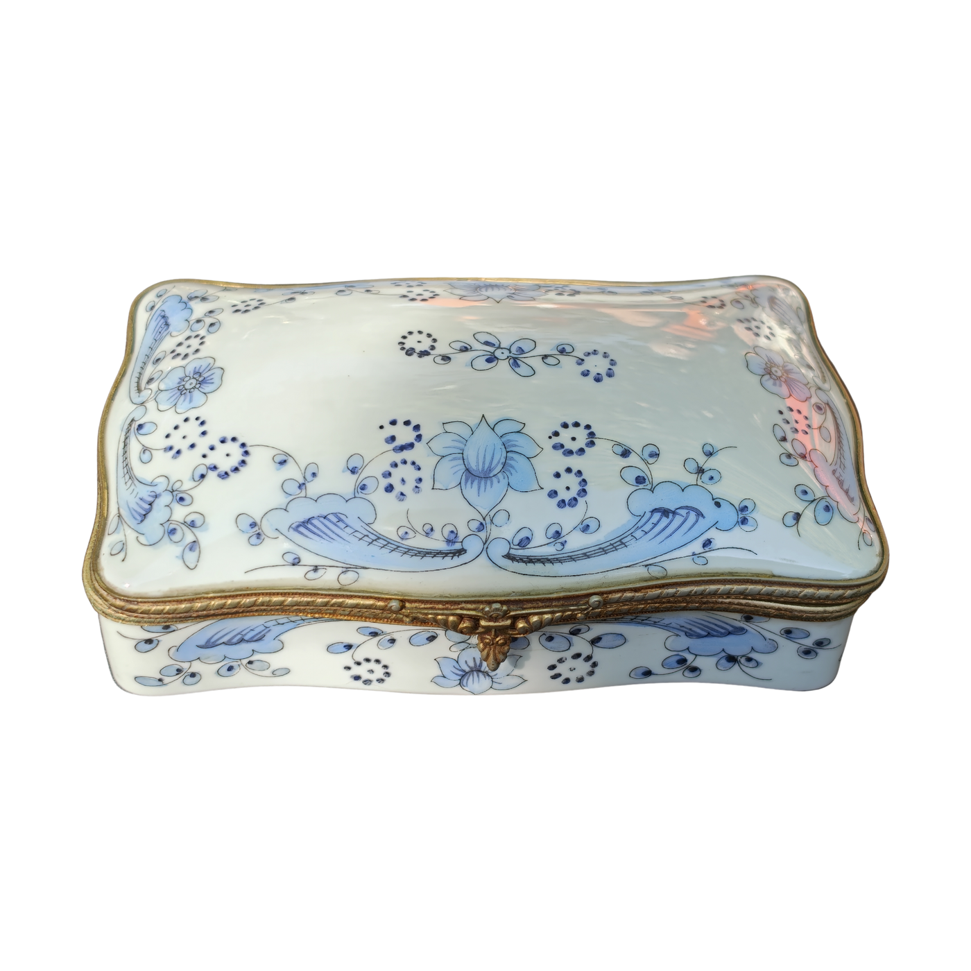 #8718 - Box limoge blue white flowers