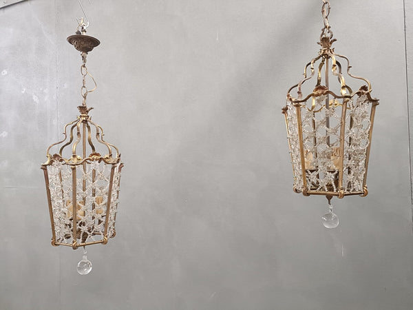 #8698-UIGG - Pair of Lanterns