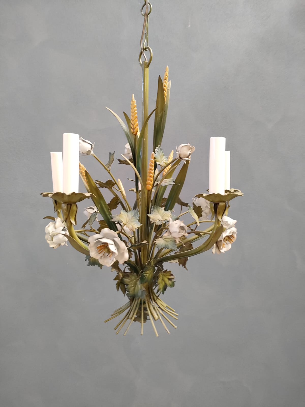 #7603-UGGG - Iron Chandelier w/ Porcelain Flowers